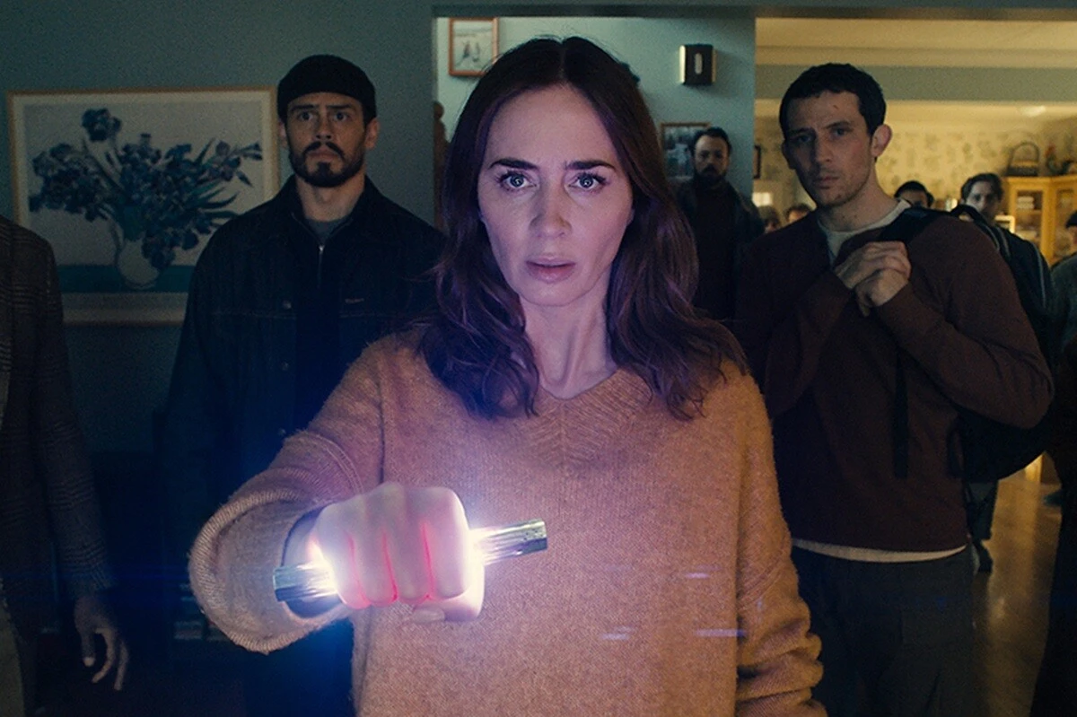 日本有数の映画ガイド・高橋ヨシキが『ディスクロージャー・デイ』をレビュー!